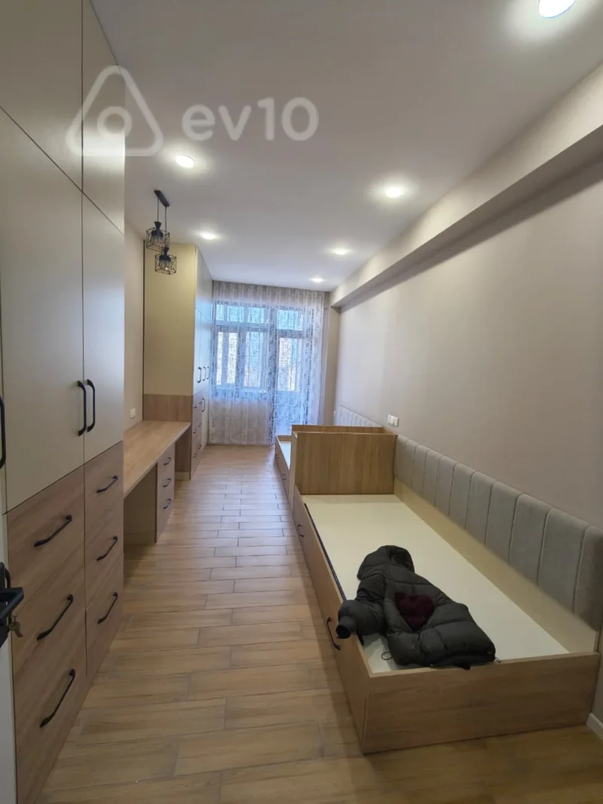 Satılır 3 otaqlı yeni tikili 127 m²