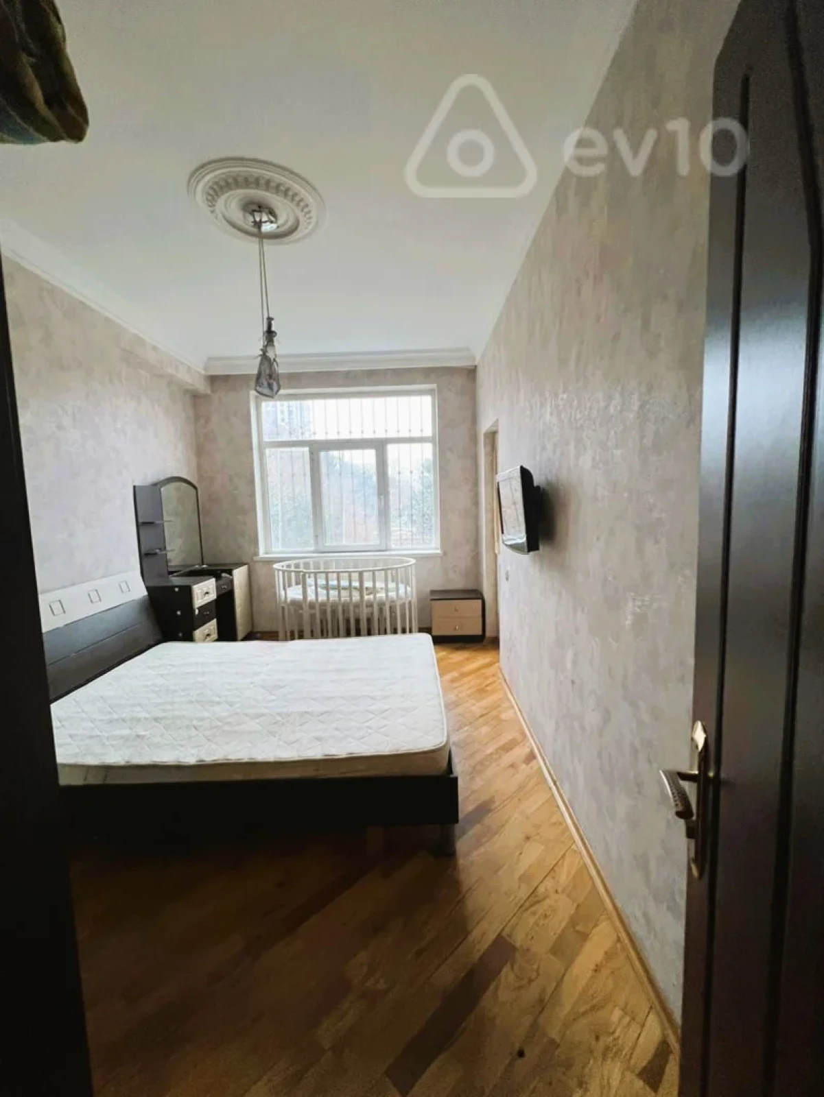 Kirayə verilir 2 otaqlı yeni tikili 75 m²