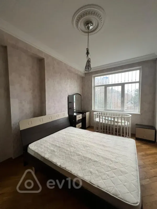 Kirayə verilir 2 otaqlı yeni tikili 75 m²