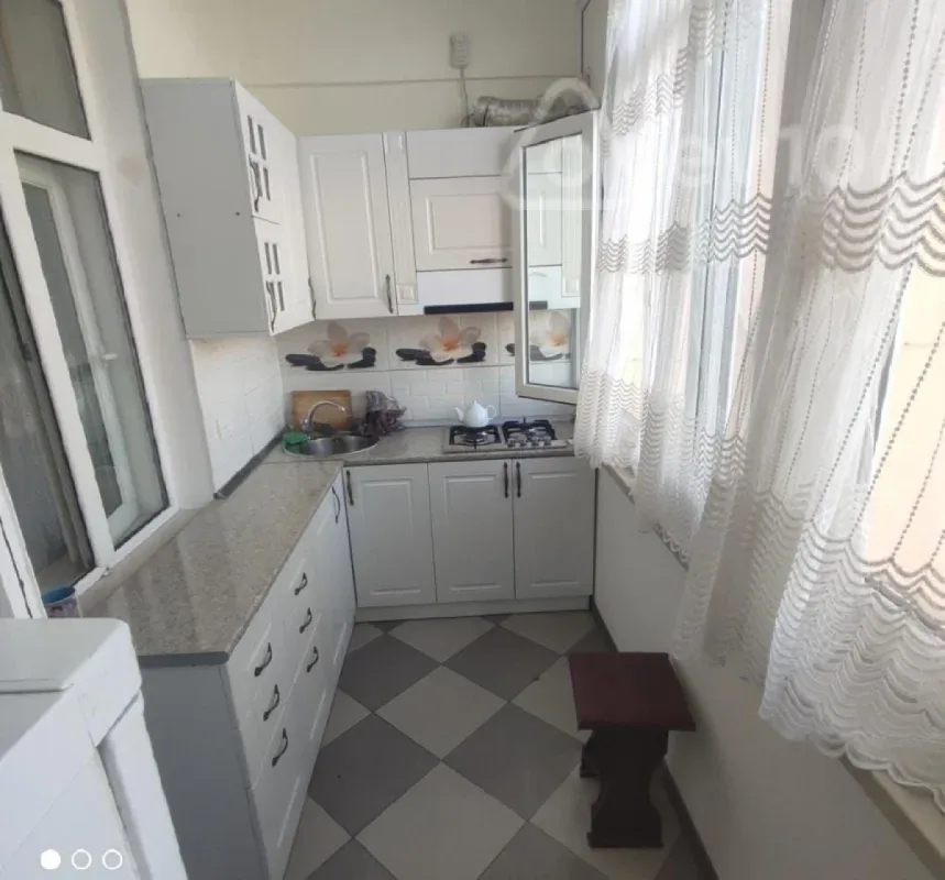 Kirayə verilir 2 otaqlı yeni tikili 69 m²