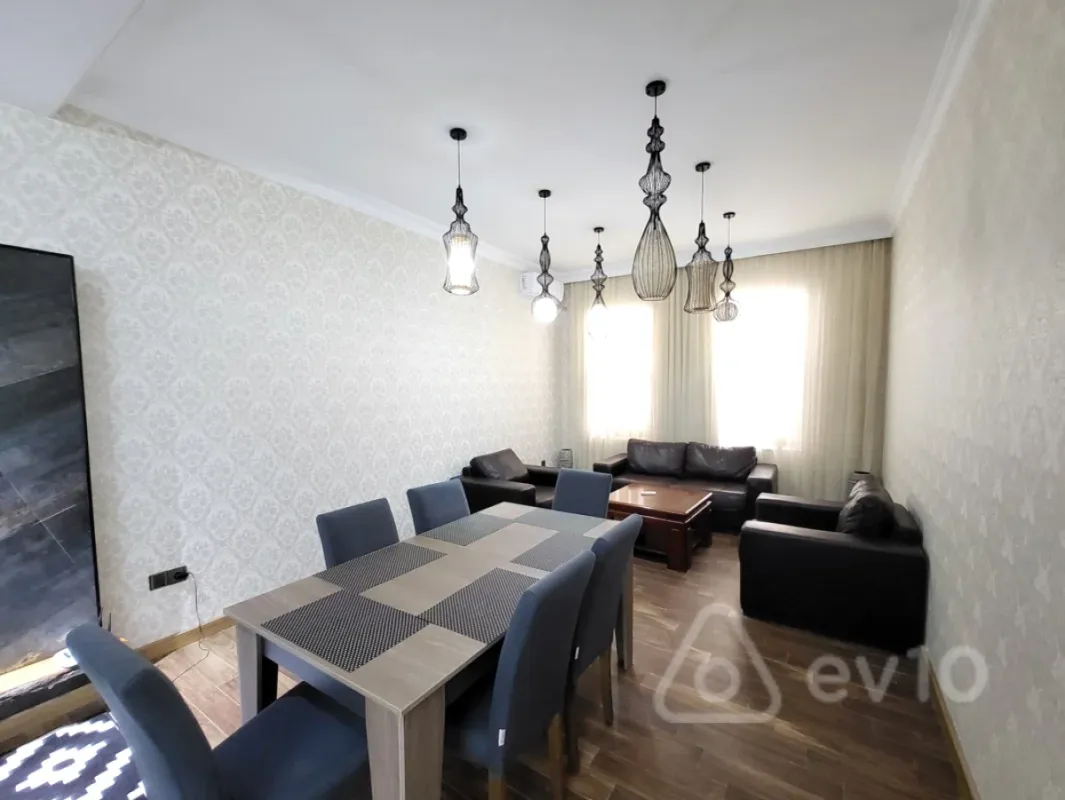 Satılır 4 otaqlı həyət evi 220 m²
