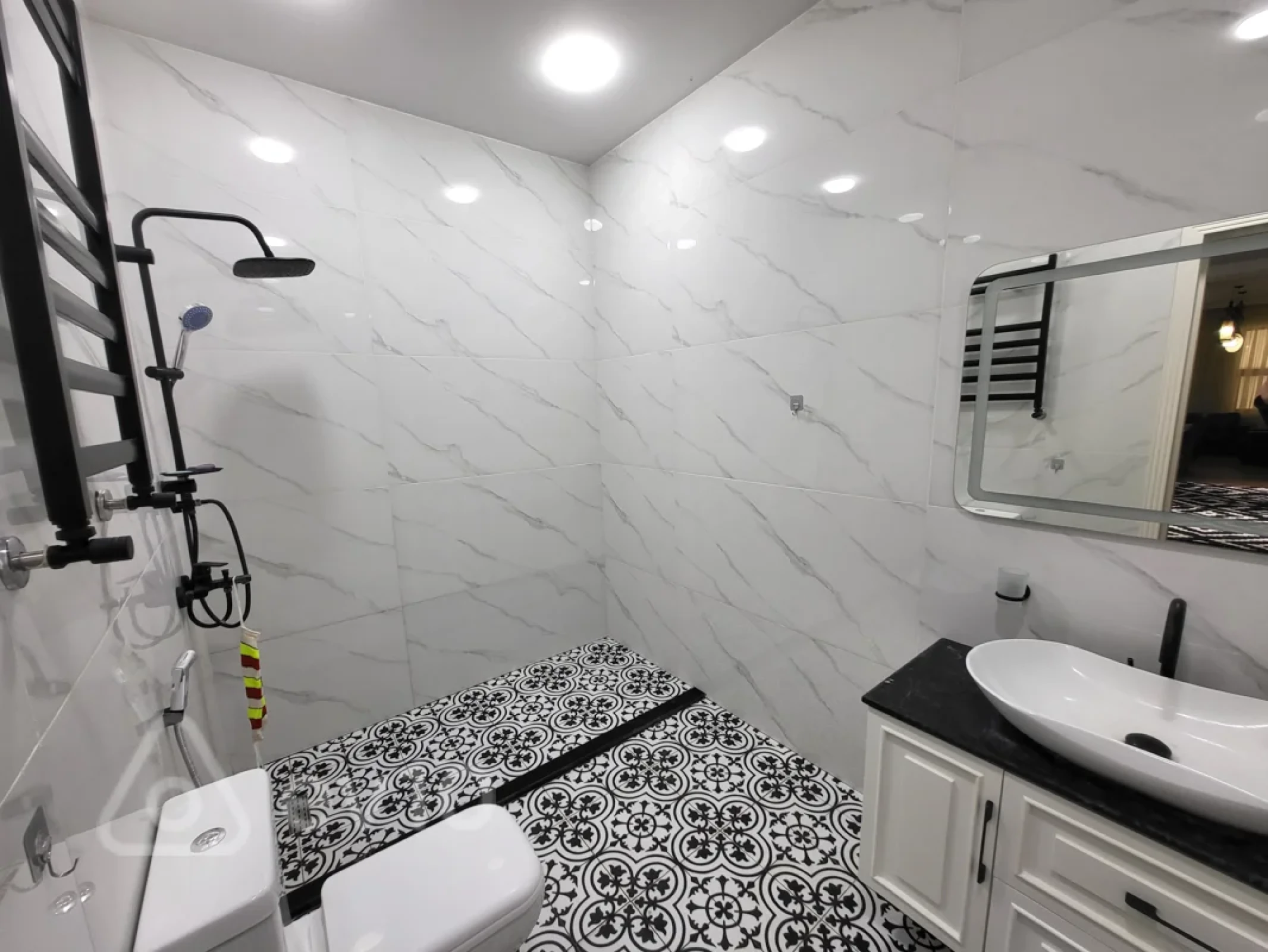 Satılır 4 otaqlı həyət evi 220 m²