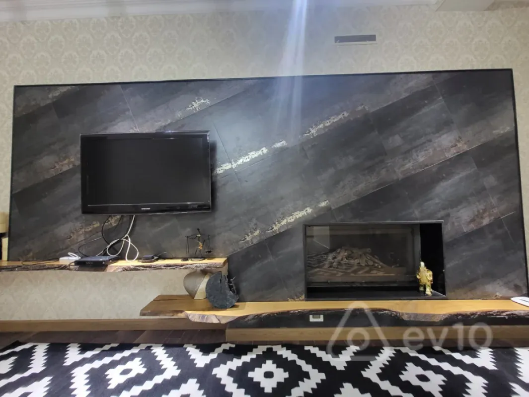 Satılır 4 otaqlı həyət evi 220 m²