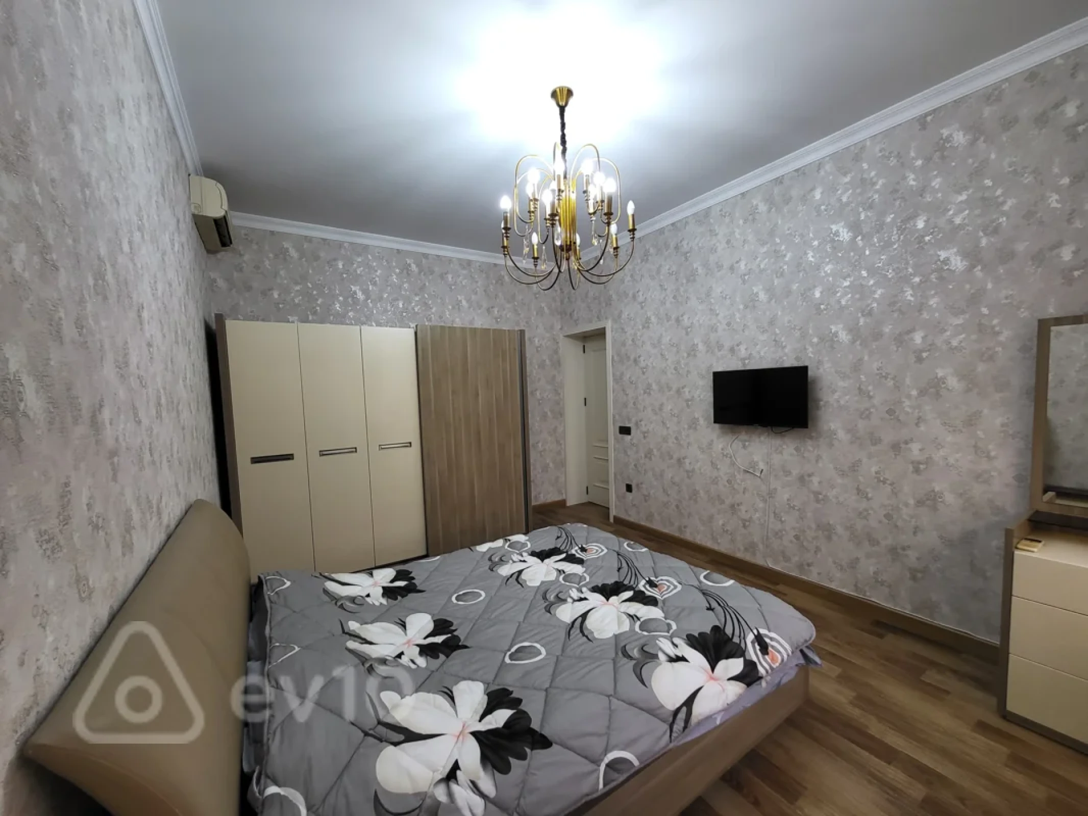 Satılır 4 otaqlı həyət evi 220 m²