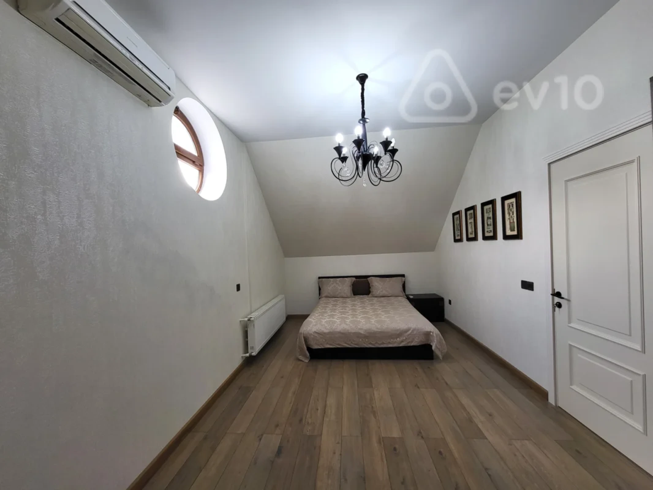 Satılır 4 otaqlı həyət evi 220 m²