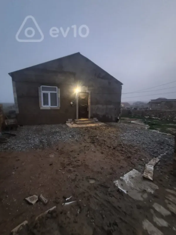 Satılır 3 otaqlı həyət evi 100 m²
