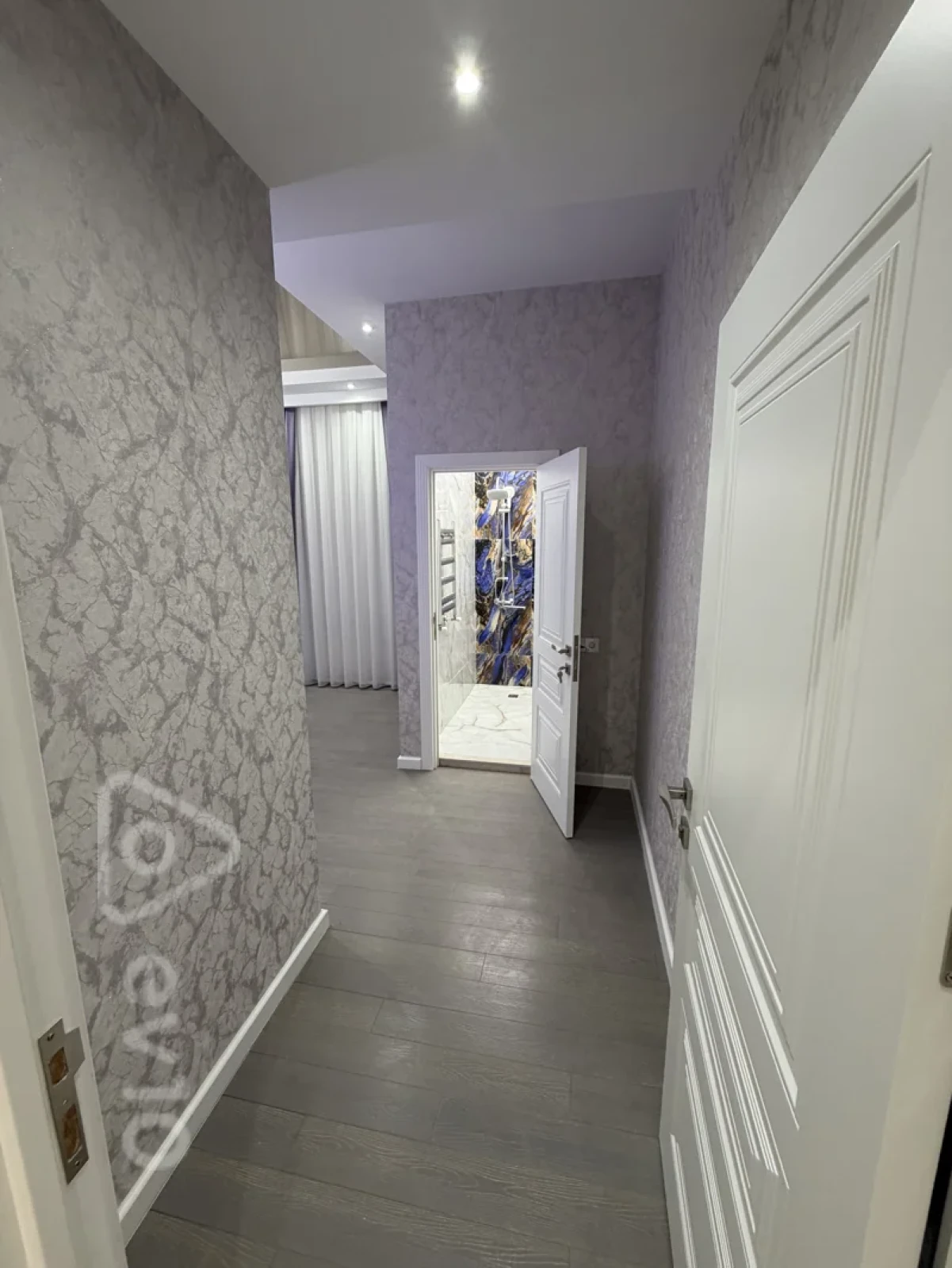 Satılır 3 otaqlı yeni tikili 100 m²