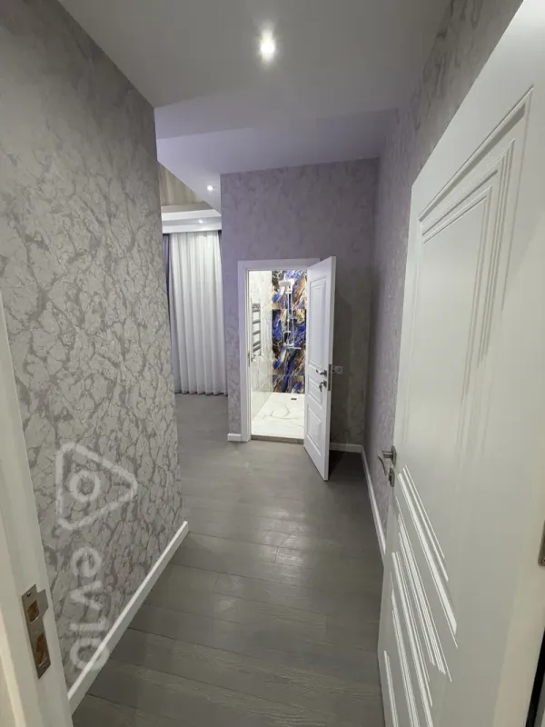 Satılır 3 otaqlı yeni tikili 100 m²