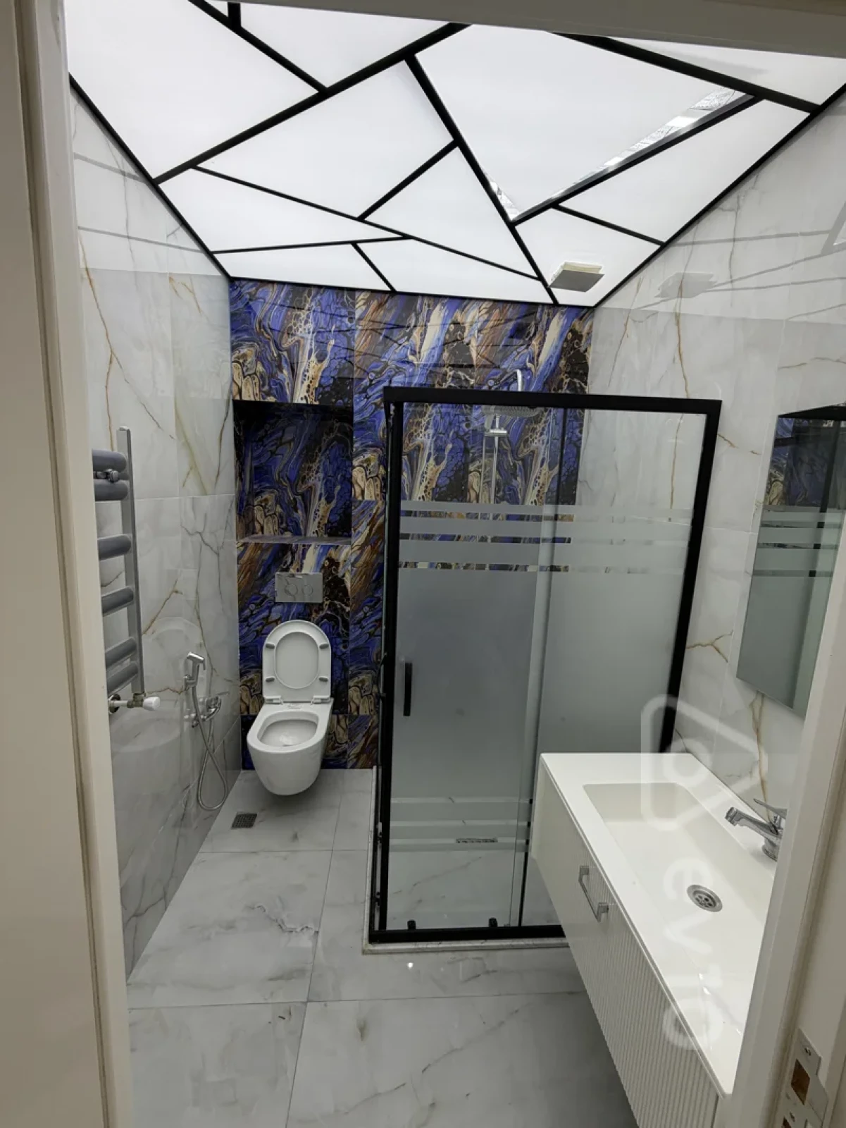 Satılır 3 otaqlı yeni tikili 100 m²