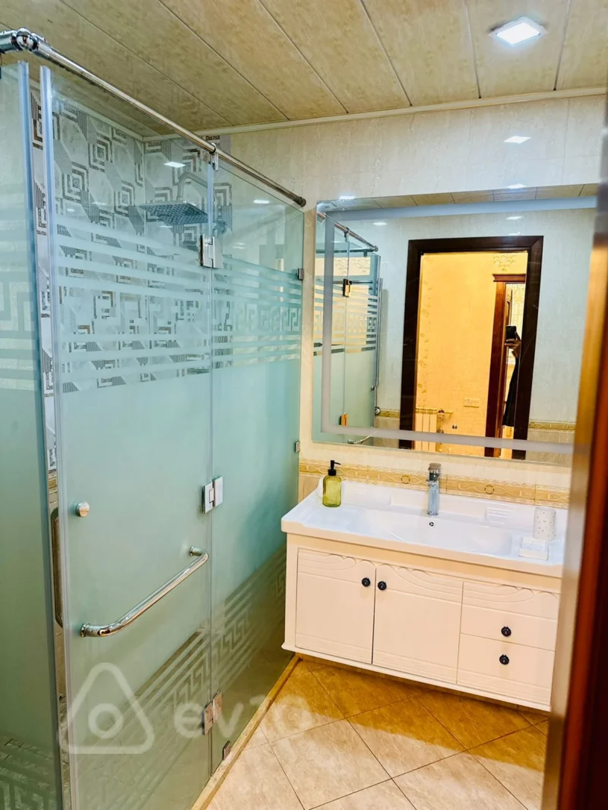 Kirayə verilir 3 otaqlı yeni tikili 110 m²