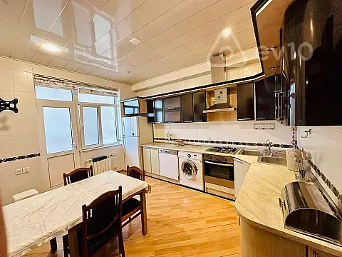 Kirayə verilir 3 otaqlı yeni tikili 110 m²