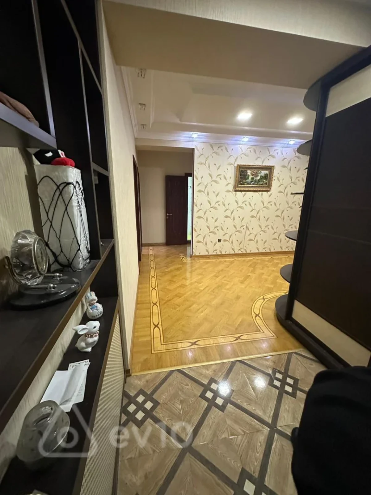 Kirayə verilir 3 otaqlı yeni tikili 160 m²