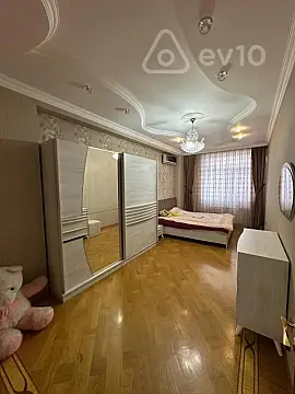 Kirayə verilir 3 otaqlı yeni tikili 160 m²