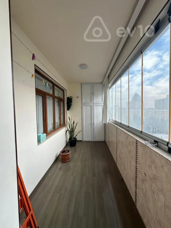 Kirayə verilir 3 otaqlı yeni tikili 160 m²