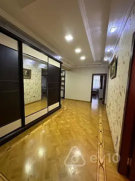 Kirayə verilir 3 otaqlı yeni tikili 160 m²