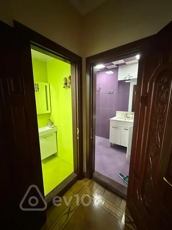 Kirayə verilir 3 otaqlı yeni tikili 160 m²