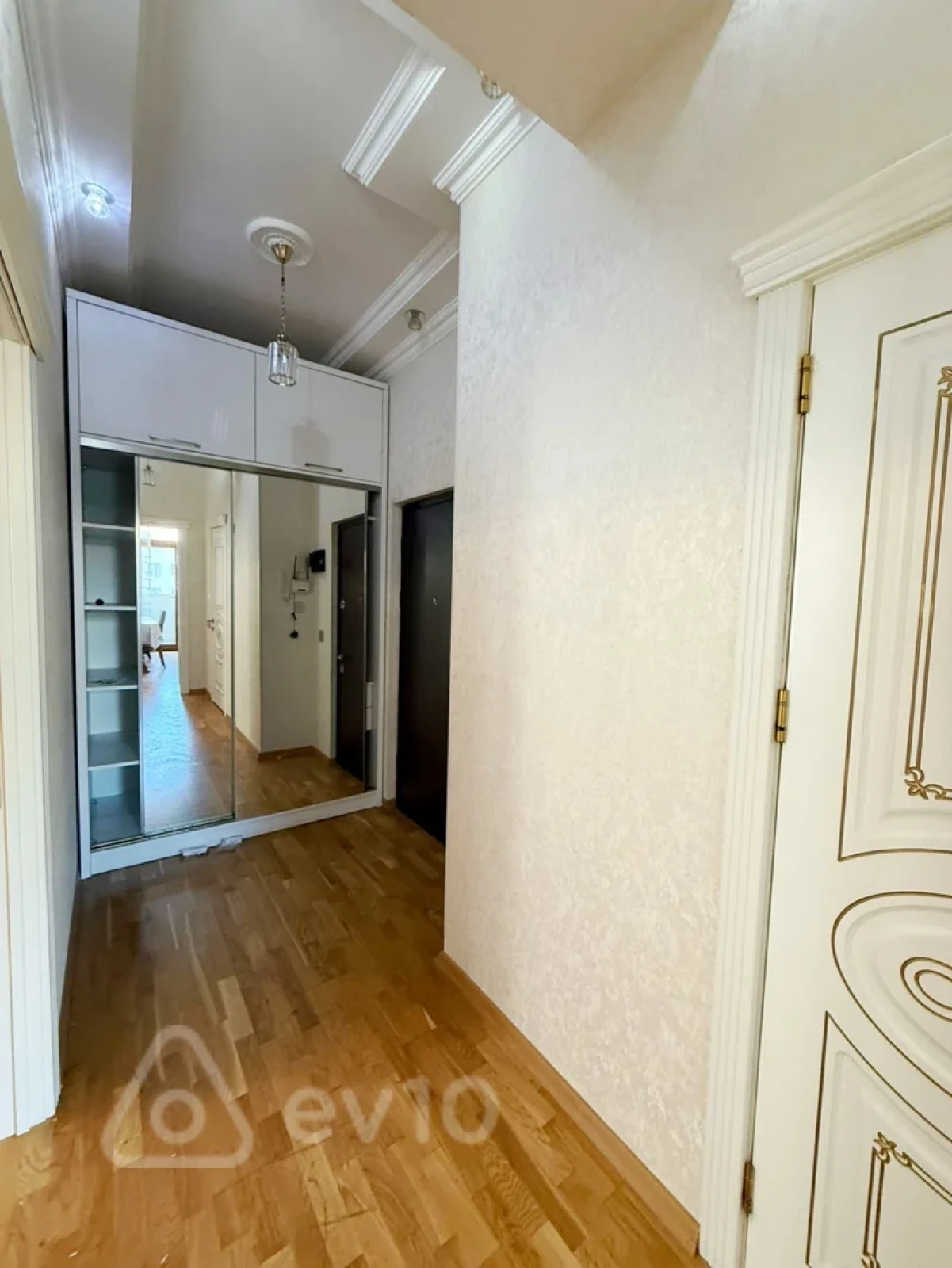Satılır 2 otaqlı yeni tikili 67 m²