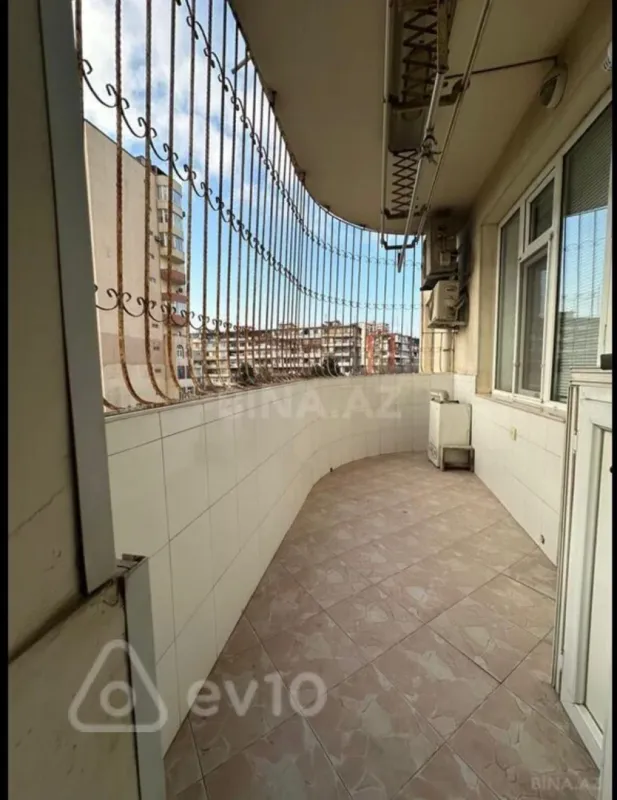 Kirayə verilir 2 otaqlı yeni tikili 70 m²