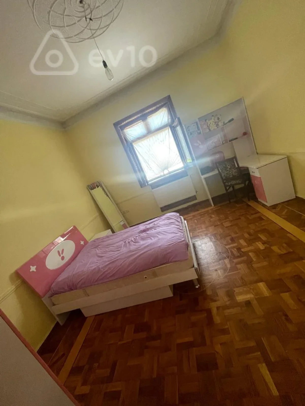 Satılır 9 otaqlı həyət evi 400 m²