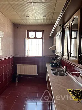 Satılır 9 otaqlı həyət evi 400 m²