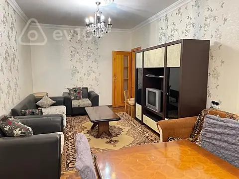 Kirayə verilir 2 otaqlı köhnə tikili 60 m²