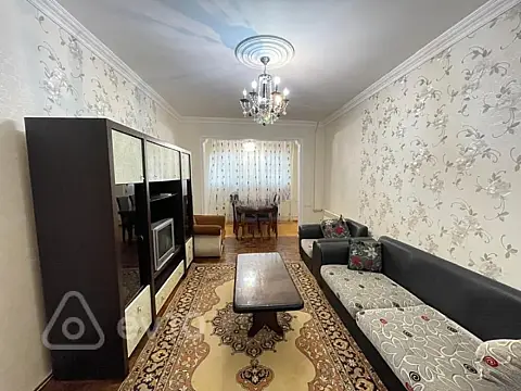 Kirayə verilir 2 otaqlı köhnə tikili 60 m²