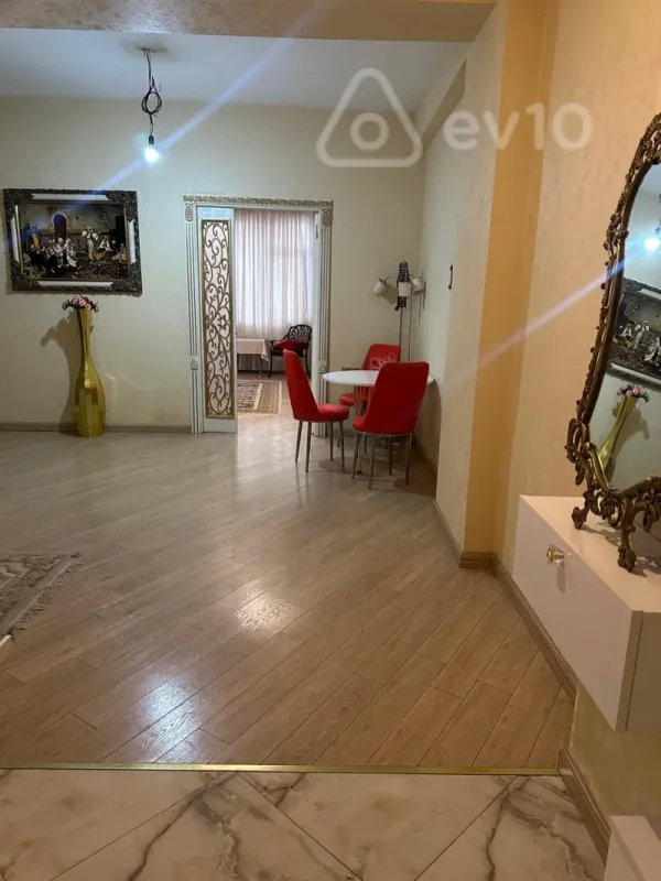 Kirayə verilir 3 otaqlı yeni tikili 100 m²