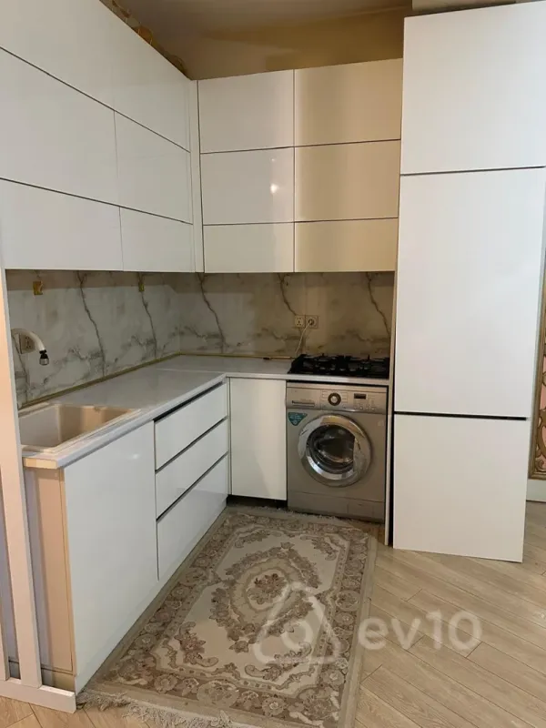 Kirayə verilir 3 otaqlı yeni tikili 100 m²