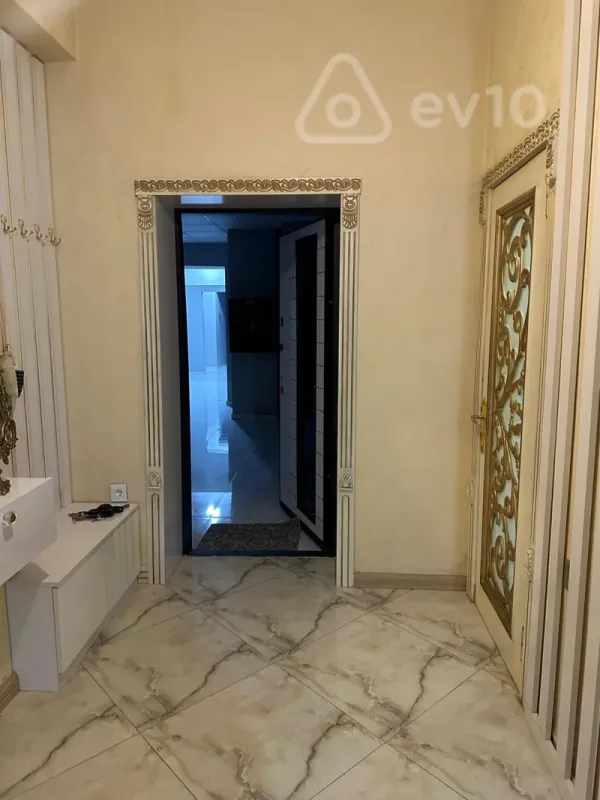 Kirayə verilir 3 otaqlı yeni tikili 100 m²