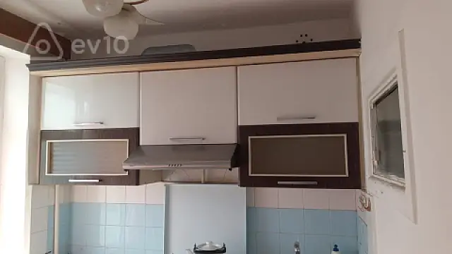 Kirayə verilir 1 otaqlı köhnə tikili 35 m²