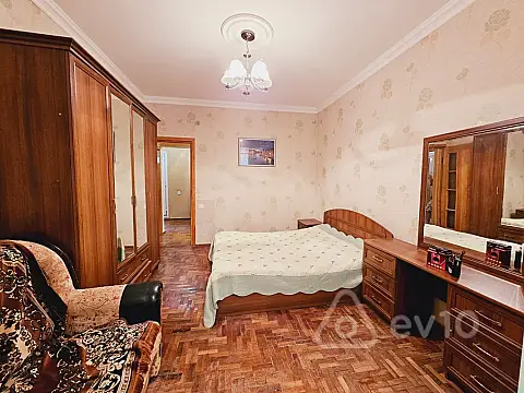 Kirayə verilir 2 otaqlı köhnə tikili 60 m²