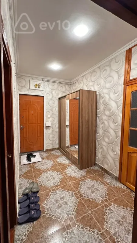 Kirayə verilir 3 otaqlı yeni tikili 94 m²
