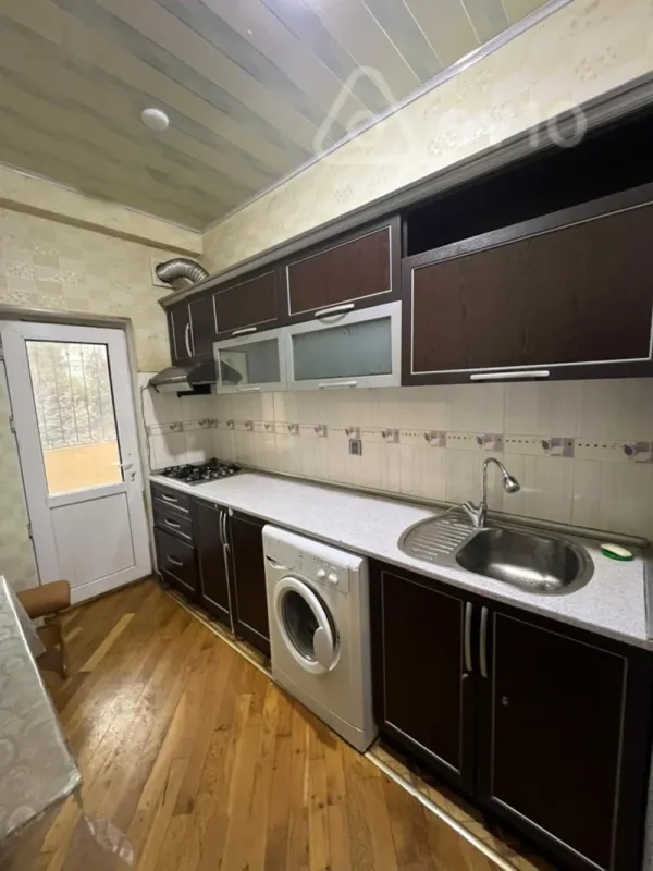 Kirayə verilir 2 otaqlı yeni tikili 75 m²