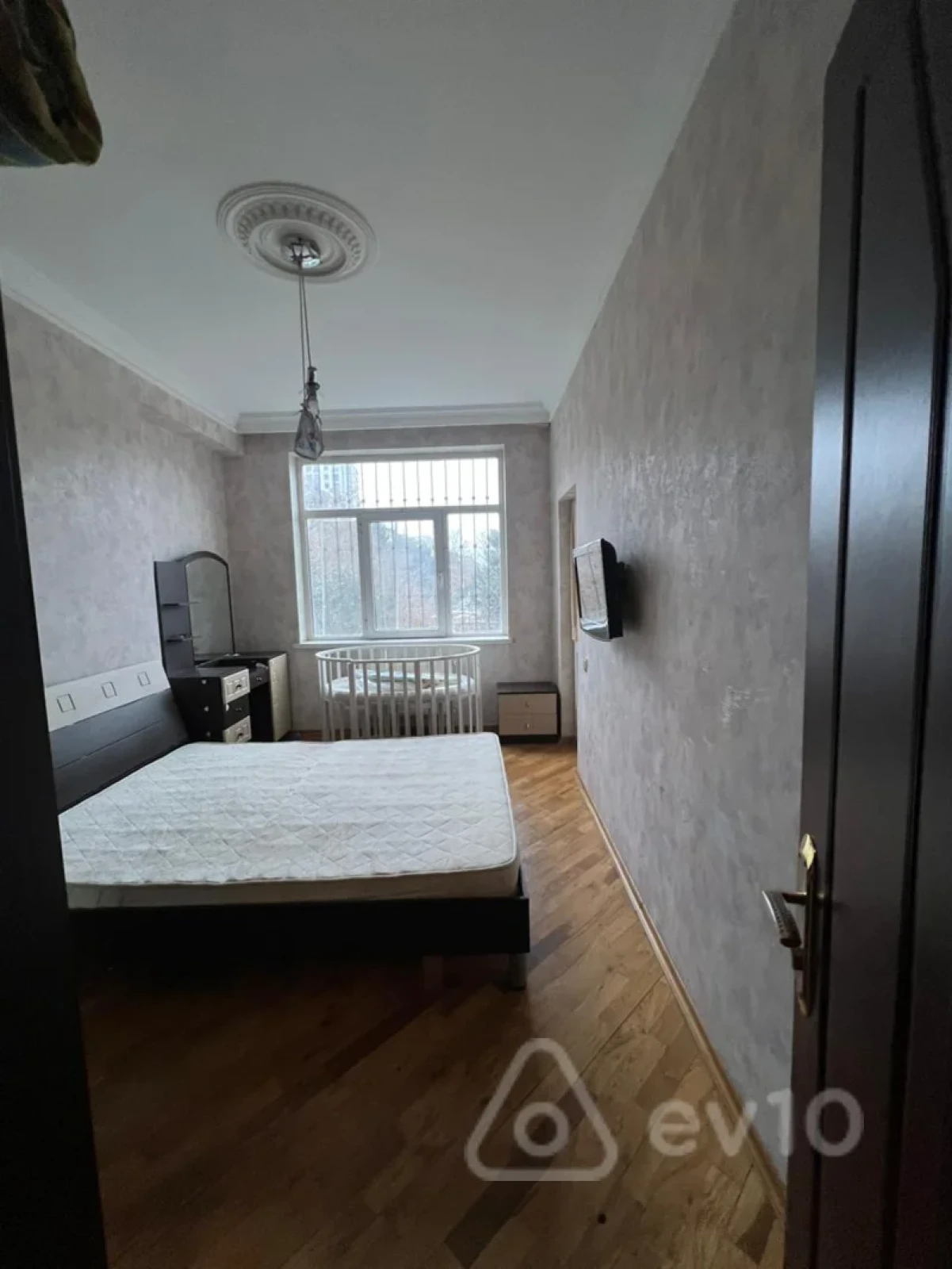 Kirayə verilir 2 otaqlı yeni tikili 75 m²