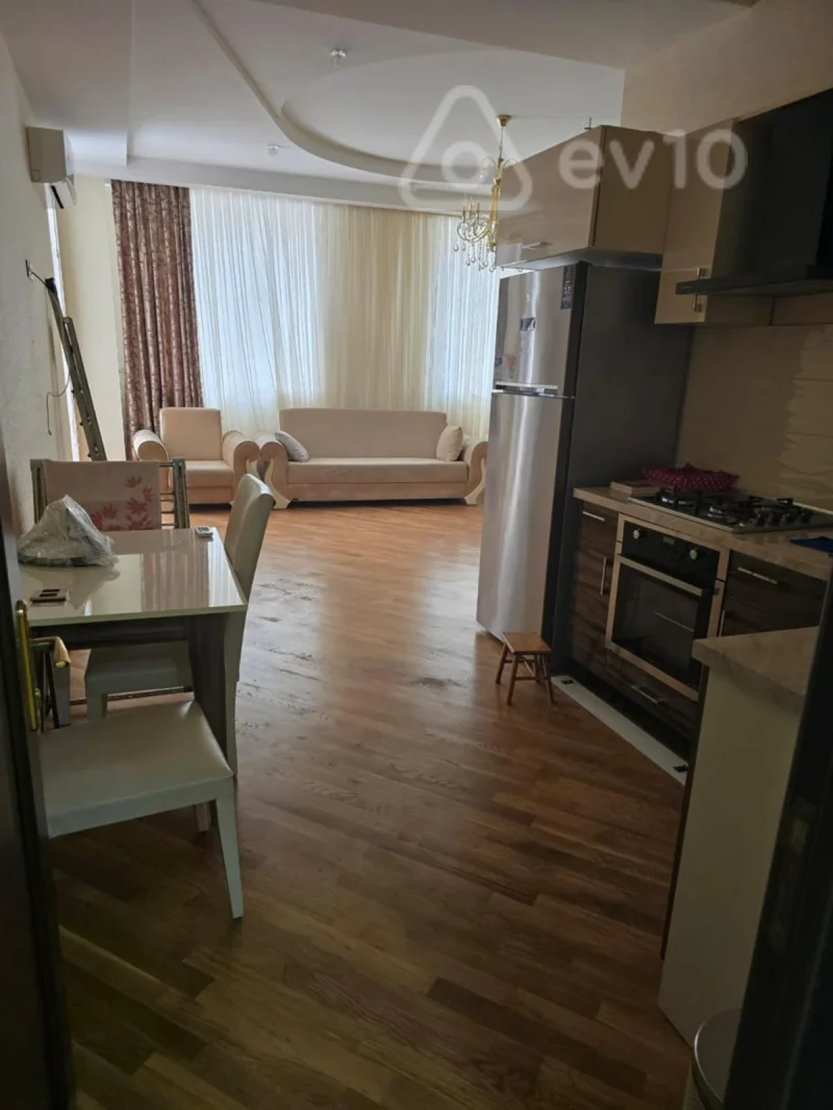 Kirayə verilir 2 otaqlı yeni tikili 110 m²