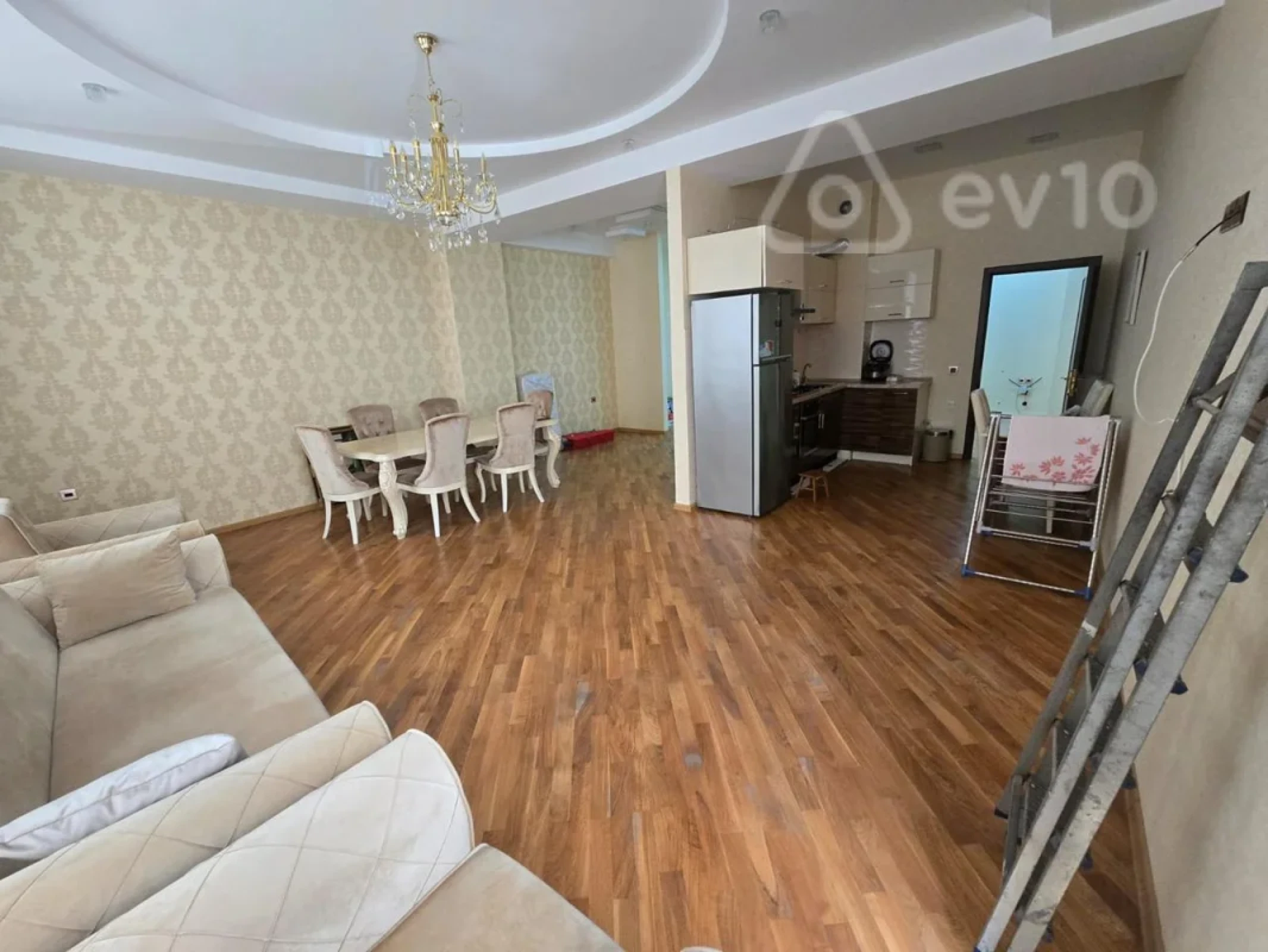 Kirayə verilir 2 otaqlı yeni tikili 110 m²
