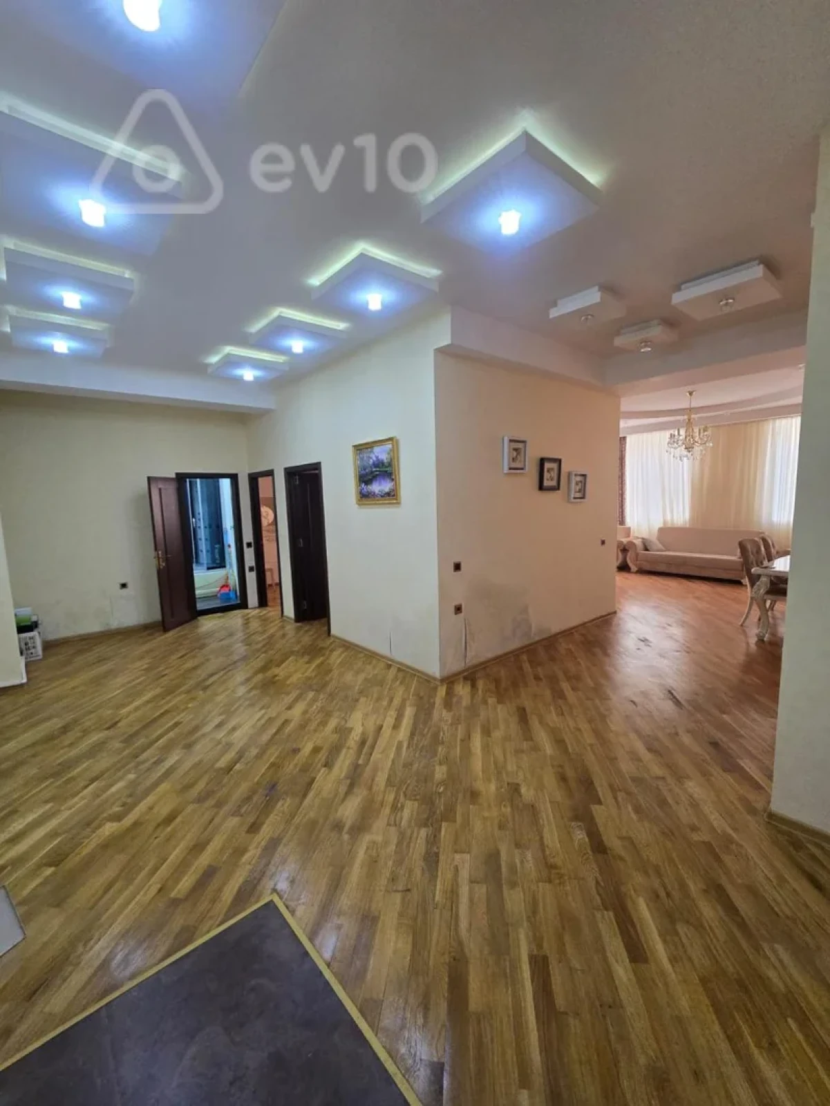 Kirayə verilir 2 otaqlı yeni tikili 110 m²