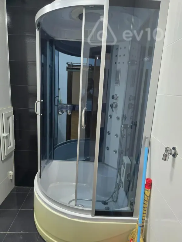 Kirayə verilir 2 otaqlı yeni tikili 110 m²