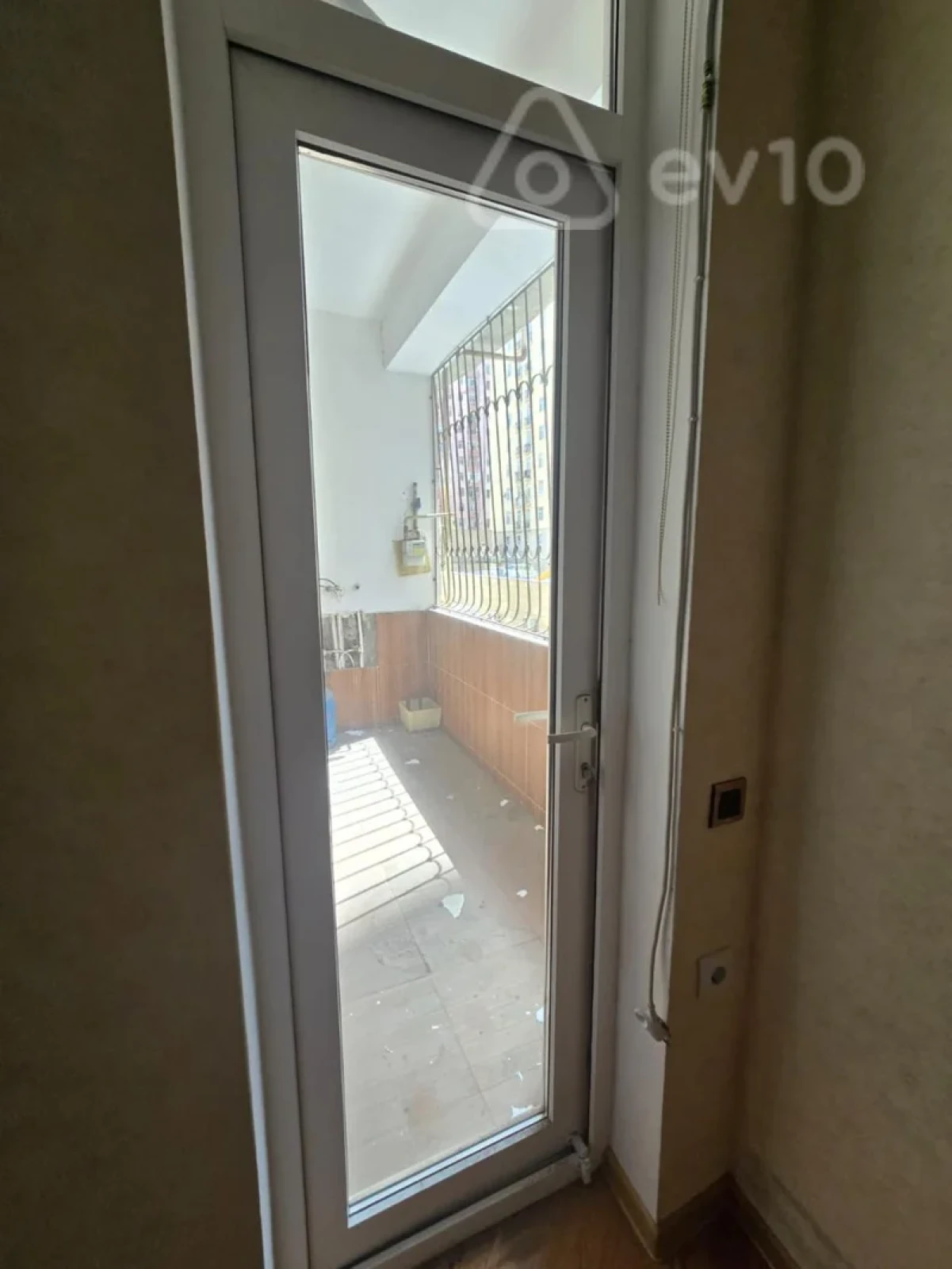 Kirayə verilir 2 otaqlı yeni tikili 110 m²