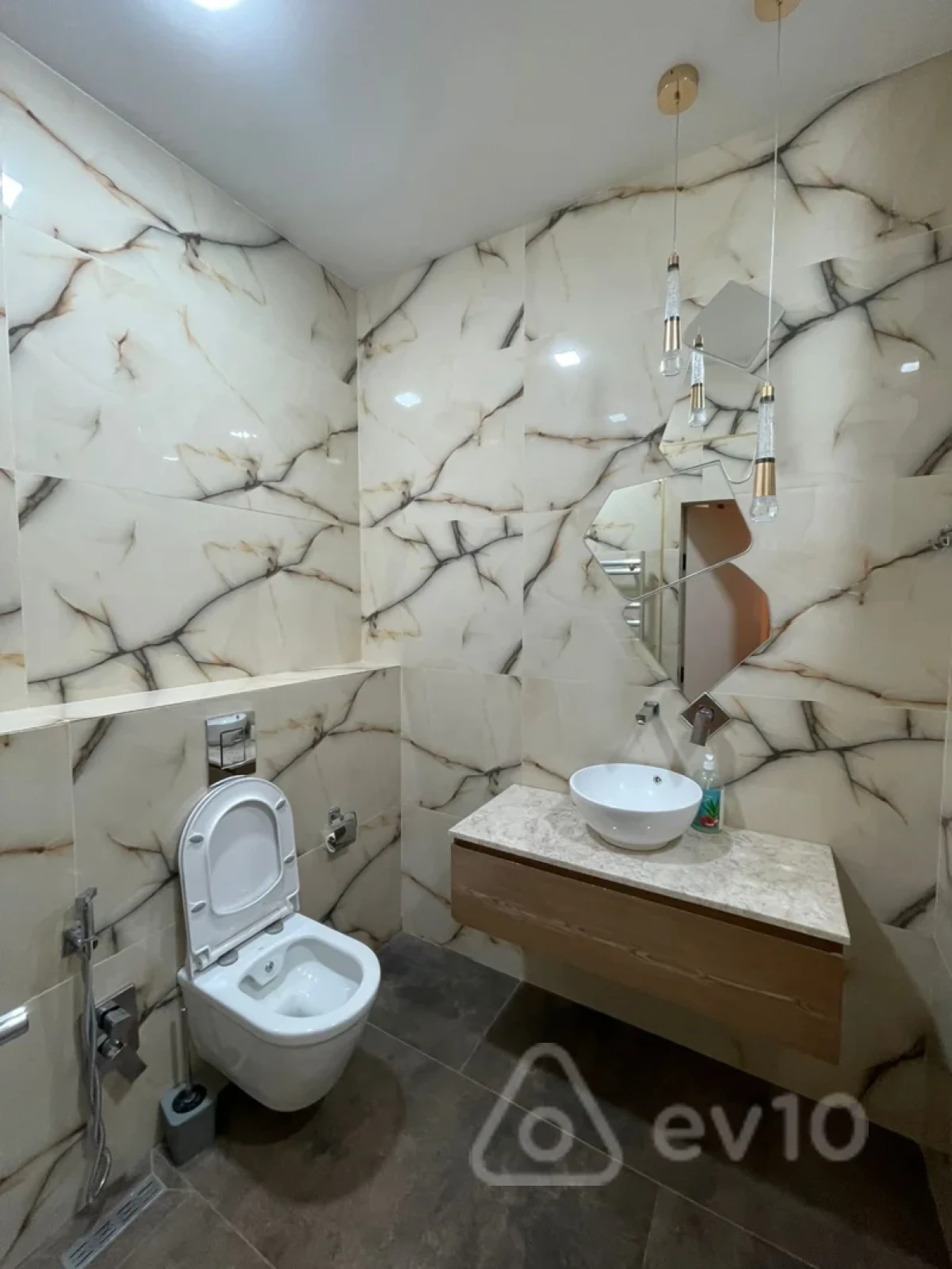 Kirayə verilir 2 otaqlı yeni tikili 67 m²