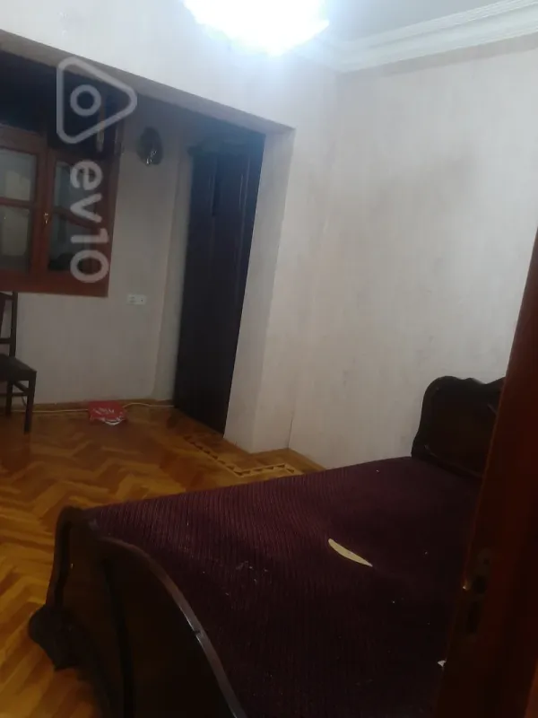 Kirayə verilir 2 otaqlı köhnə tikili 67 m²