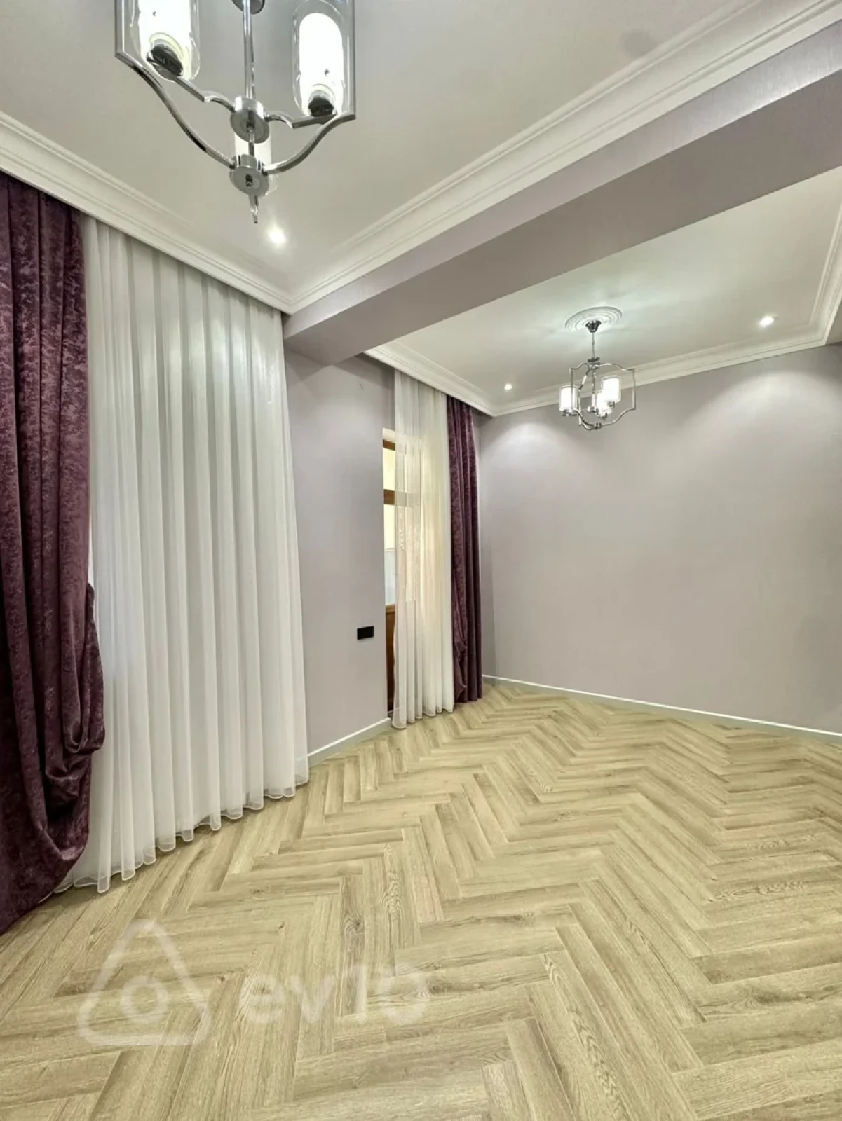 Satılır 3 otaqlı yeni tikili 150 m²