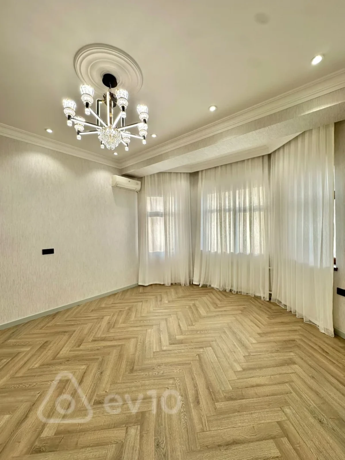 Satılır 3 otaqlı yeni tikili 150 m²