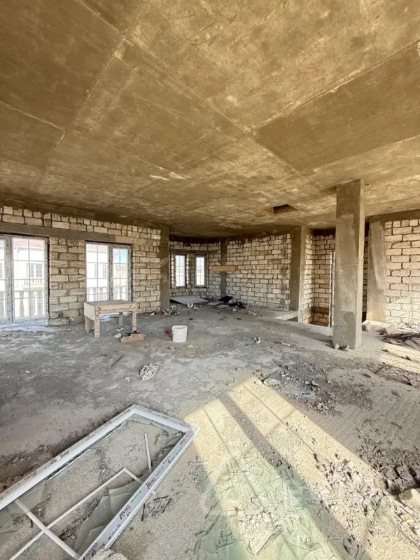 Satılır 5 otaqlı həyət evi 290 m²