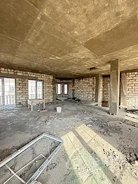 Satılır 5 otaqlı həyət evi 290 m²