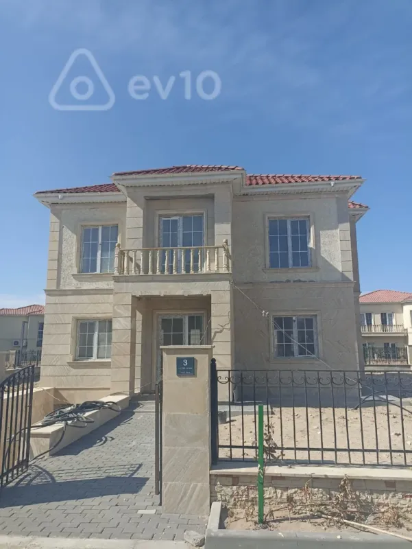 Satılır 5 otaqlı həyət evi 290 m²
