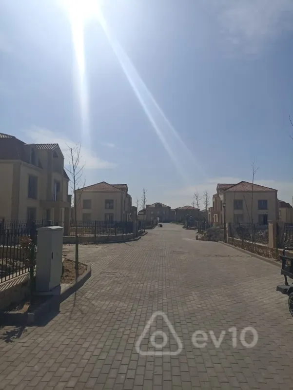 Satılır 5 otaqlı həyət evi 290 m²