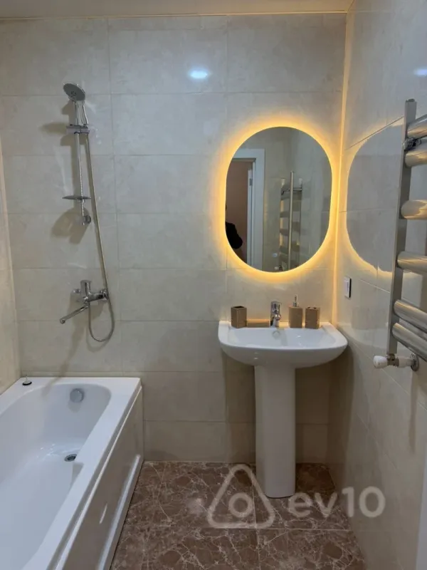 Kirayə verilir 3 otaqlı yeni tikili 80 m²