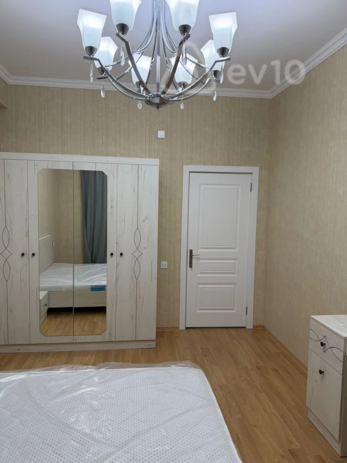 Kirayə verilir 3 otaqlı yeni tikili 80 m²