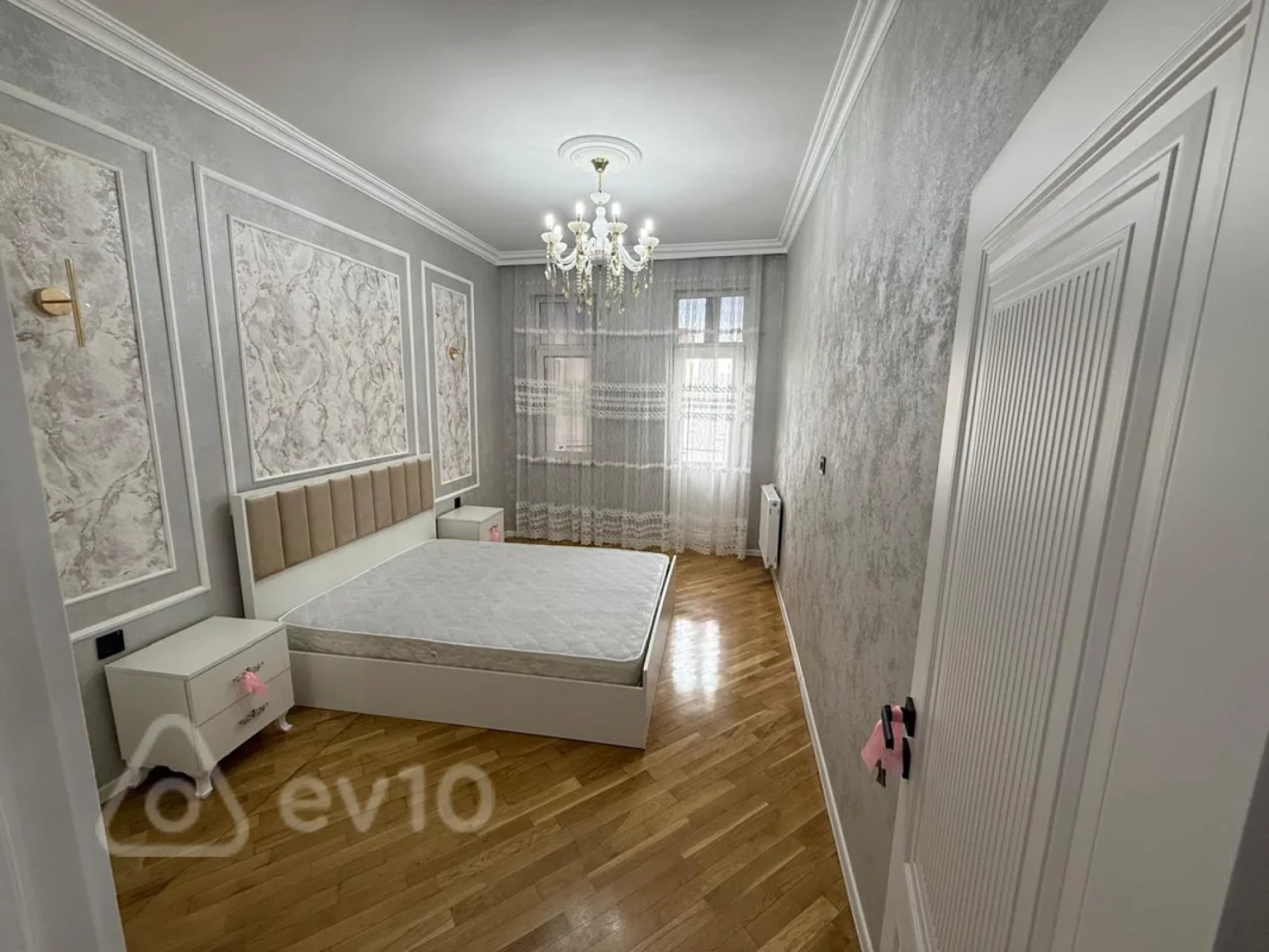 Kirayə verilir 2 otaqlı yeni tikili 70 m²